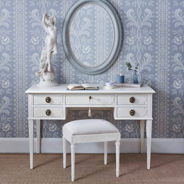 Gustavian White Dressing Table - image 1