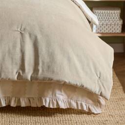 Belle Nuit Tufted Velvet Oatmeal Bedspread - thumbnail 3