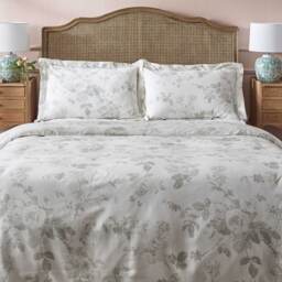 Tumbling Roses Bed Linen Set (Double Set)