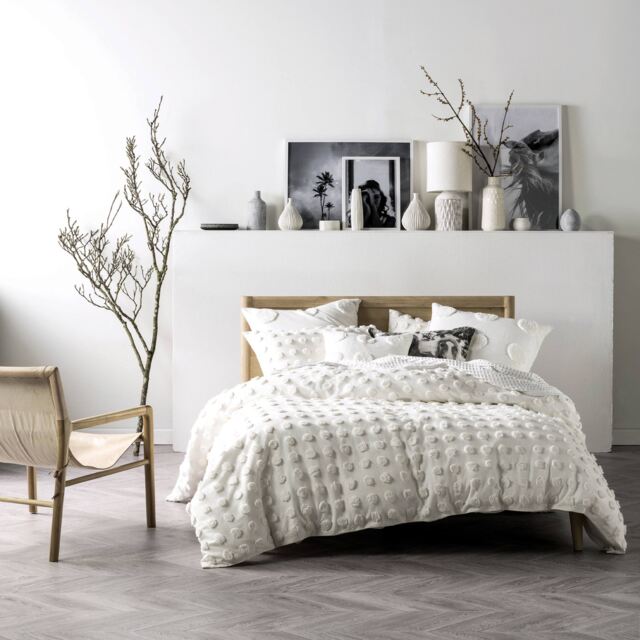 Haze Tufted 100% Cotton Duvet Cover Set in White (King Set) - image 1