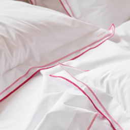 Designers Guild 400 Bed Linen Set in Fuchsia Pink (Superking Set) - thumbnail 4