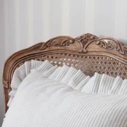 Love Story Velvet Armchair - thumbnail 2
