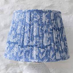 La Bohème Table Lamp with Blue Floral Lampshade - thumbnail 4