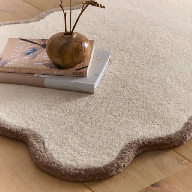 Elsie Scallop Runner in Cream & Brown - image 1