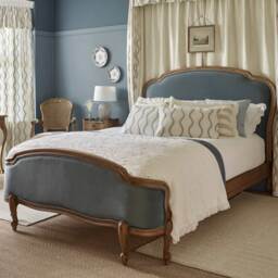 Le Sojourn Ruffle Bedspread in White - thumbnail 5