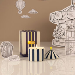 Oud & Leather Striped Scented Candle - thumbnail 2