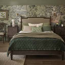The Luxuriator Bedspread in Forest Green Velvet - thumbnail 4