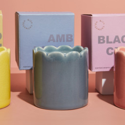 Scalloped Blue Ceramic Candle in Amber & Bergamot - thumbnail 4