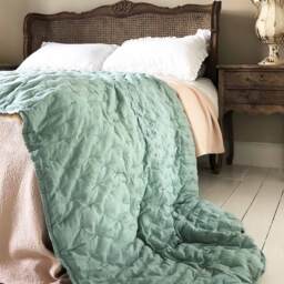 Peachskin Quilted Bedspread in Sienna Mint (Grande)