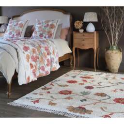 Ruddy Scarlet Red Woven Rug - thumbnail 3