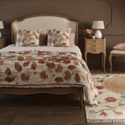Ruddy Scarlet Red Woven Rug - thumbnail 5