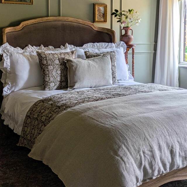 Love Story Cocoon French Bed in Mole Velvet (King Size Bed) - image 1