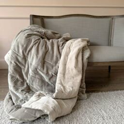 Lay Me Down Quilted Bedspread in Taupe (Bedspread)