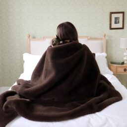 Cosy Cosset Brown Faux Fur Blanket - thumbnail 3