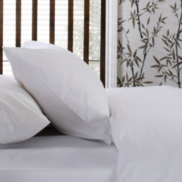 The Sleep 250 Sateen White Fitted Sheets and Pillowcases (King Fitted Sheet)