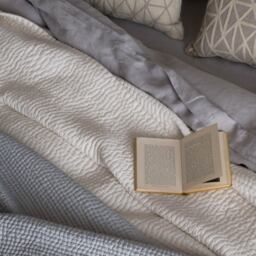 Dreamy Cotton Bedspread in Ivory  (Grande) - thumbnail 4
