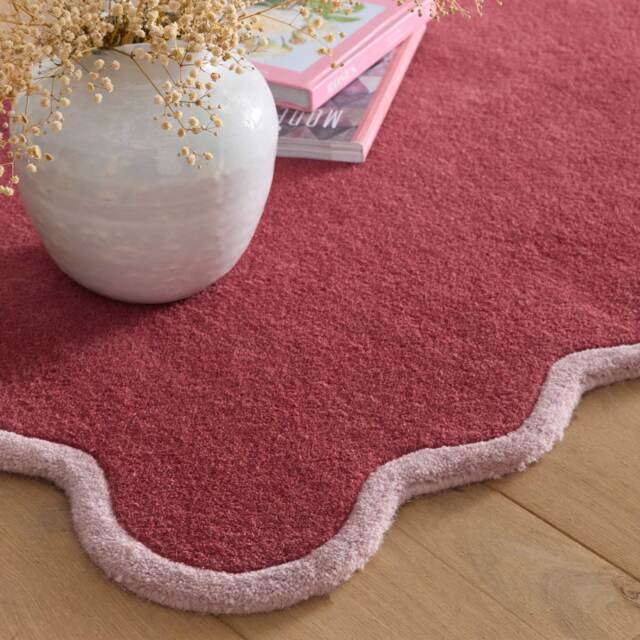 Elsie Scallop Runner in Red & Pink - image 1