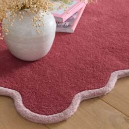 Elsie Scallop Runner in Red & Pink