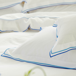 Designers Guild 400 Bed Linen Set in Cobalt Blue (Double Set) - thumbnail 3