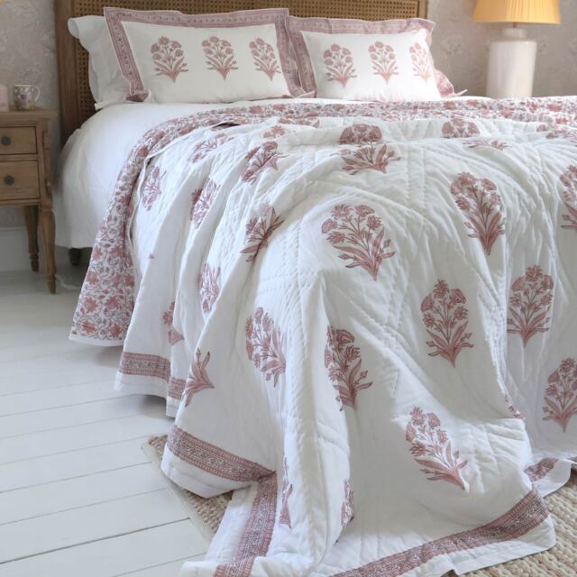 Nest Hand Blocked Bedspread Set - image 1