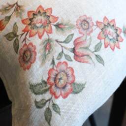 Trellis Buta Linen Cushion - thumbnail 5