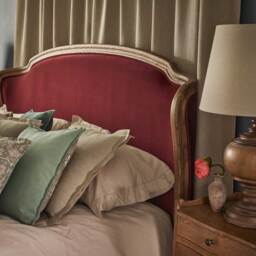 Love Story Cocoon Upholstered Bed in Berry Velvet (Double Bed) - thumbnail 2