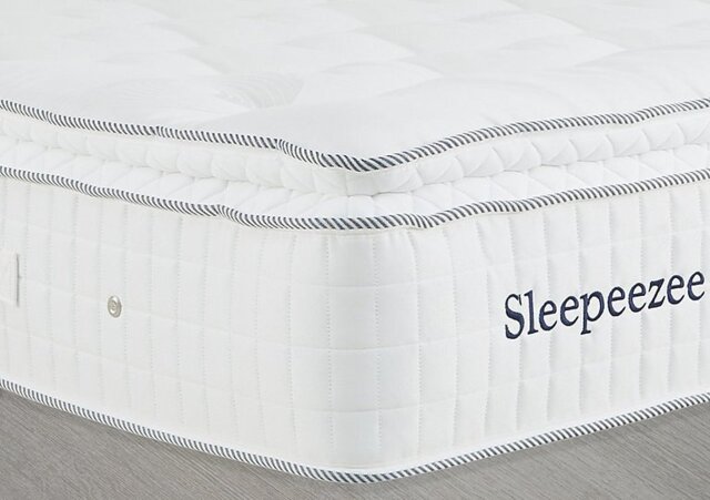 Sleepeezee - Natural Touch 2000 Pillowtop Zip and Link Mattress