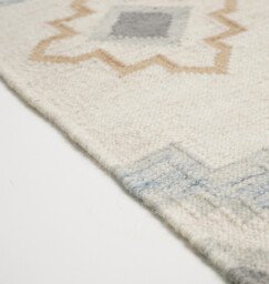 Briony Beige & Blue Aztec Patterned Kilim Rug - thumbnail 4