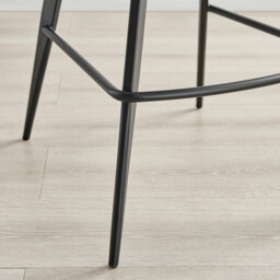 2x Juniper Black Velvet Counter Stools Black Legs - thumbnail 4