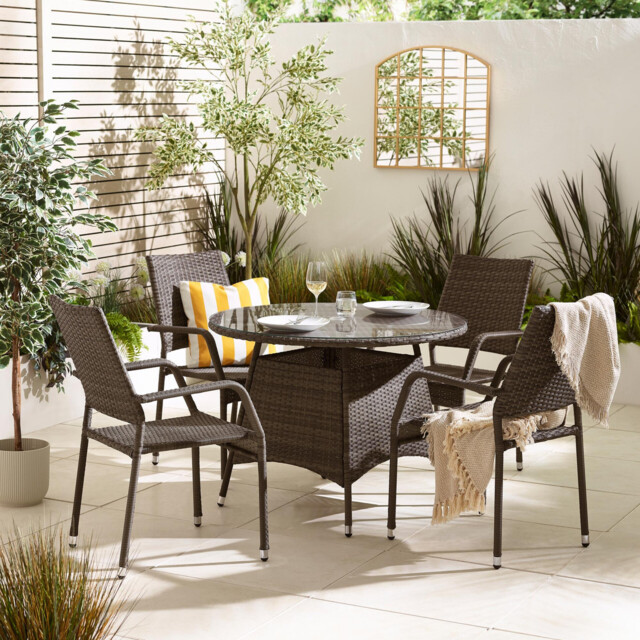 Antigua Brown Rattan 4 Seat Round Table Garden Dining Set - image 1