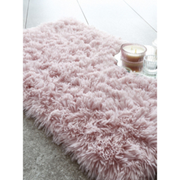 Catherine Lansfield Blush Cuddly Faux Fur Bath Mat