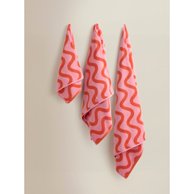 Pink & Red Wiggle Cotton Bath Set