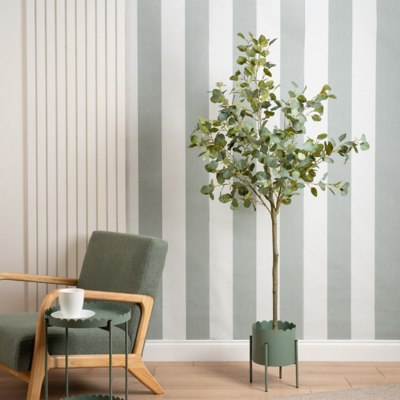 Scottish Everlasting Green Scallop Planter on Stand