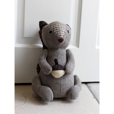 Riva Home Squirrel Herringbone Door Stop