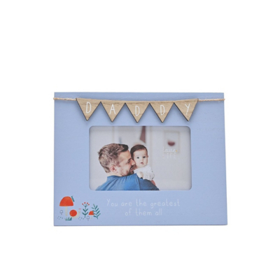 Love Life 6' x 4' Frame with Bunting Daddy