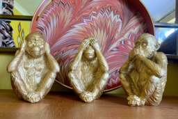 Set of 3 Wise Monkey's - Large - thumbnail 4