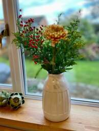 White Ceramic Stripe Vase - 24.5cm - thumbnail 2