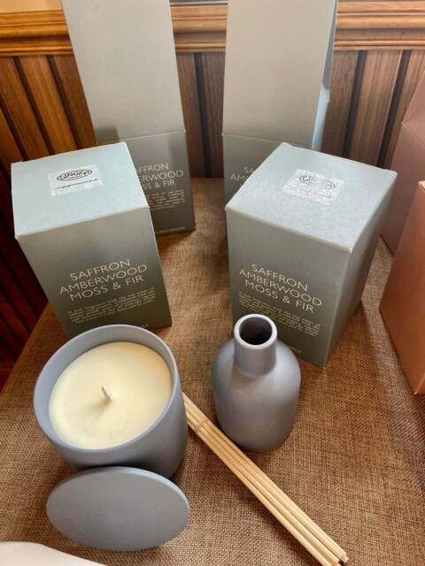 Ceramic Pot Scented Candle - Saffron Amberwood Moss & Fir - Heaven Scent - image 1
