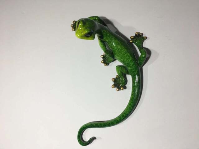 Green Gecko Wall Decor - Medium - image 1