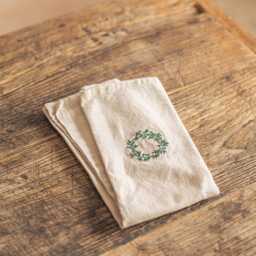 Graham and Green Christmas Wreath Cotton Napkin - thumbnail 3