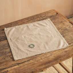 Graham and Green Christmas Wreath Cotton Napkin - thumbnail 4