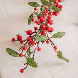 Graham and Green Red Berry & Rosehip Christmas Garland - thumbnail 2