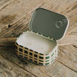 Graham and Green Bistro Rosemary & Thyme Double Wick Candle in a Tin - thumbnail 2