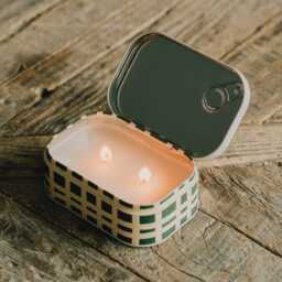 Graham and Green Bistro Rosemary & Thyme Double Wick Candle in a Tin - thumbnail 3