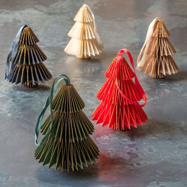 Graham and Green Hunter Green Christmas Tree Honeycomb Decoration - image 1