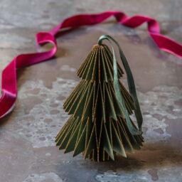 Graham and Green Hunter Green Christmas Tree Honeycomb Decoration - thumbnail 4
