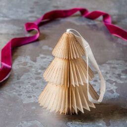Graham and Green Hunter Green Christmas Tree Honeycomb Decoration - thumbnail 2