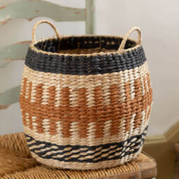 Graham and Green Set of Two Terracotta and Natural Baskets - thumbnail 2