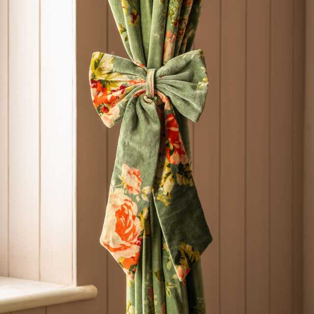 Graham and Green Set of Two Bouquet Bow Curtain Ties - image 1