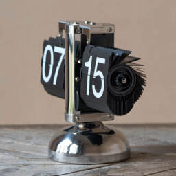 Graham and Green Small Flip Table Clock - thumbnail 2